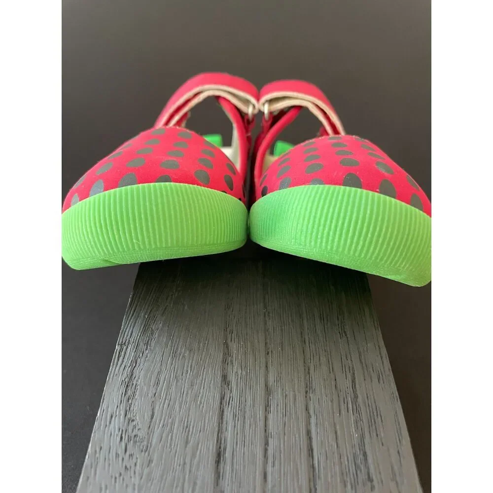 ~ NEW no box, Livie & Luca Watermelon Sandals 4 Kids Girls Velcro Flexible Red